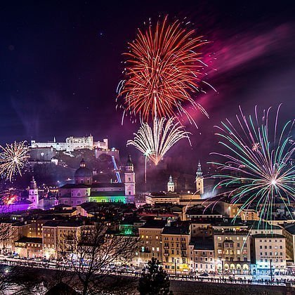 Silversternacht mit Feuerwerk, Blick auf die Festung