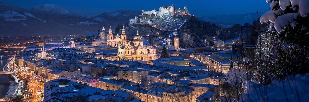 Salzburg in der Dämmerung, Blick auf die Festung